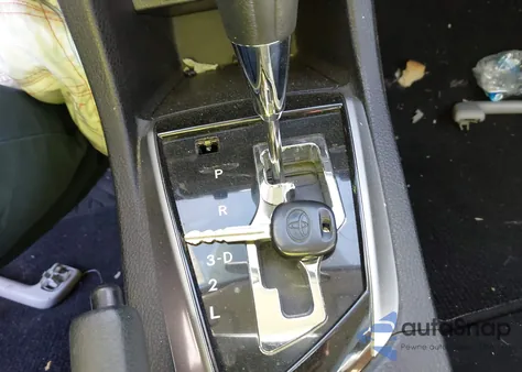 2015 Toyota Corolla L z USA, uszkodzony, nr VIN 5YFBURHE1FP212096